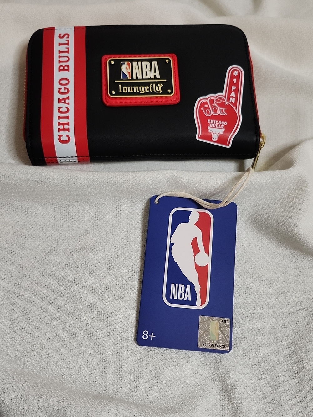 Loungefly Chicago Bulls Black and Red Zip Wallet